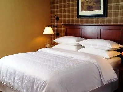 Sheraton Garden Grove-Anaheim South 4*,